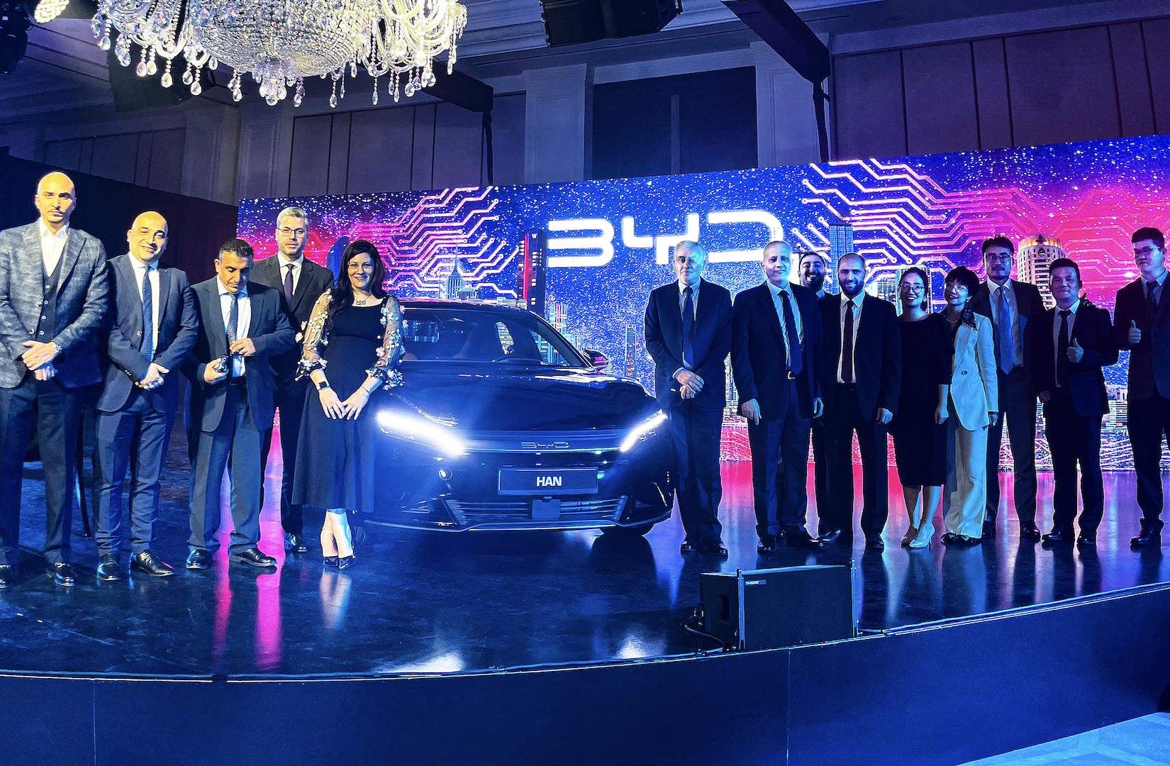 Two parties celebrating the HAN reveal in Jordanian Market